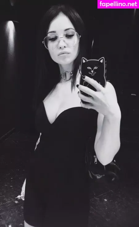 Ganja Babe OnlyFans Thumbnail #J7dYFCt95p