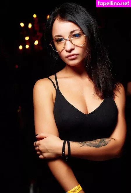 Ganja Babe OnlyFans Thumbnail #TPdohUcYN2