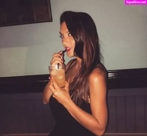 Gatina 22 OnlyFans Thumbnail #4bi6EbbhP0