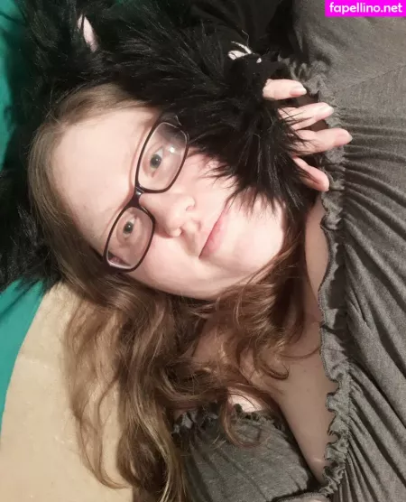 Geekikittenvip OnlyFans Thumbnail #3ujroqT4Hk