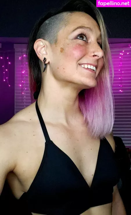 Geekremixalot OnlyFans Thumbnail #Rq96y7N35X