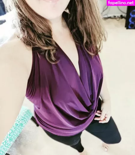 Geekymom Jess OnlyFans Thumbnail #p2BRkzuKhE