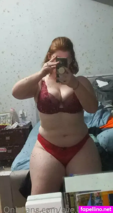 Genevieve Ellis OnlyFans Thumbnail #Oe2EPKg4cw