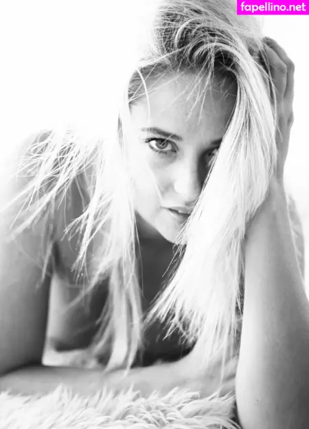Genevieve Morton OnlyFans Thumbnail #00i4ZJY629