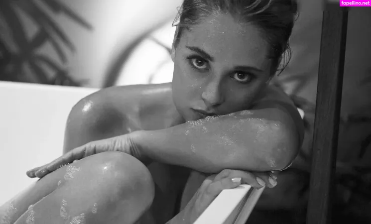 Genevieve Morton OnlyFans Thumbnail #PhAHa2z07z