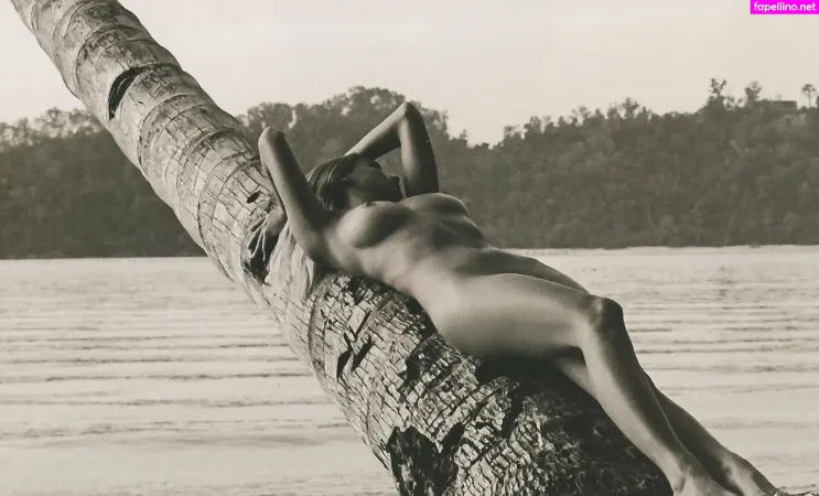 Genevieve Morton OnlyFans Thumbnail #XubDuBPFEt