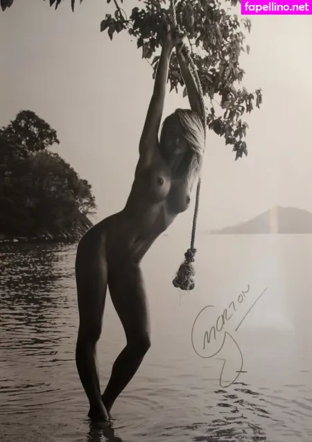 Genevieve Morton OnlyFans Thumbnail #l4qGnzM7bl