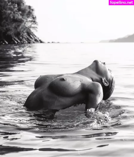 Genevieve Morton OnlyFans Thumbnail #w36pgvcvMB