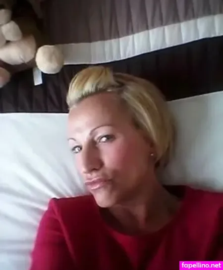 Georgette Neale OnlyFans Thumbnail #dIQtOghDLw