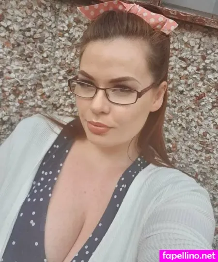 Georginagee 2 OnlyFans Thumbnail #3HCbNC7imK