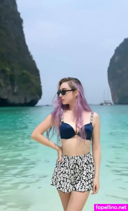 Gerontofilka OnlyFans Thumbnail #OxVWFtvvvS