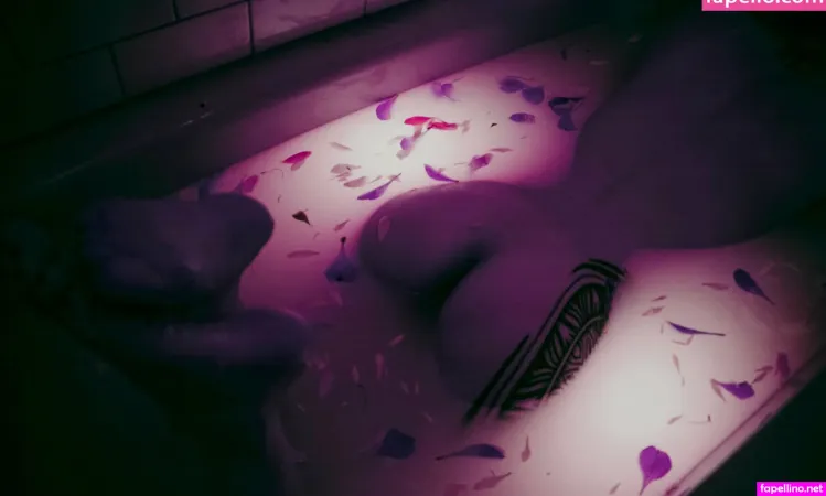 Gethleys Glour OnlyFans Thumbnail #6G2ugkbIKi