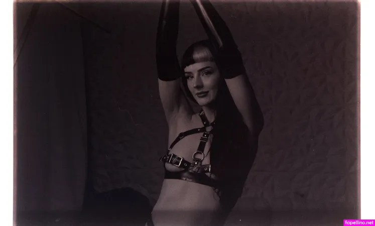 Gethleys Glour OnlyFans Thumbnail #8AEUqbWF07