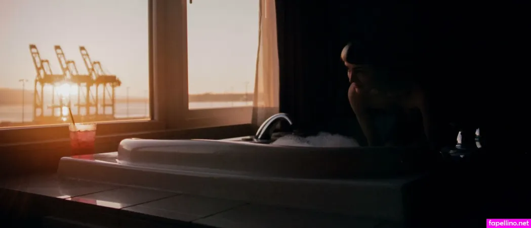 Gethleys Glour OnlyFans Thumbnail #RSAN5h6Ke1