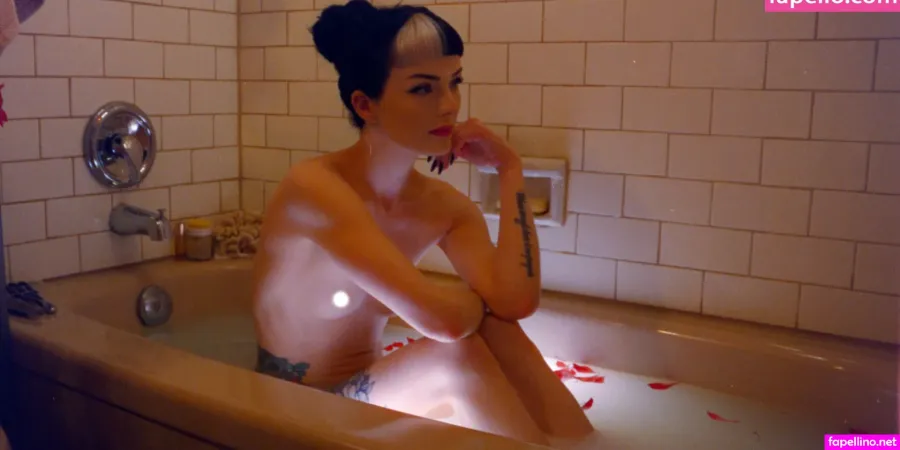 Gethleys Glour OnlyFans Thumbnail #xkb2ZXhAzP