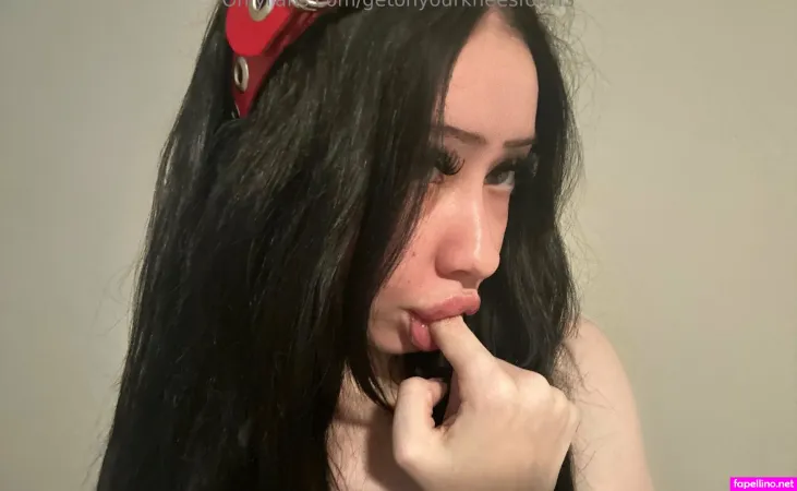 Getonyourkneesform3 OnlyFans Thumbnail #5zSrIS4Ii8