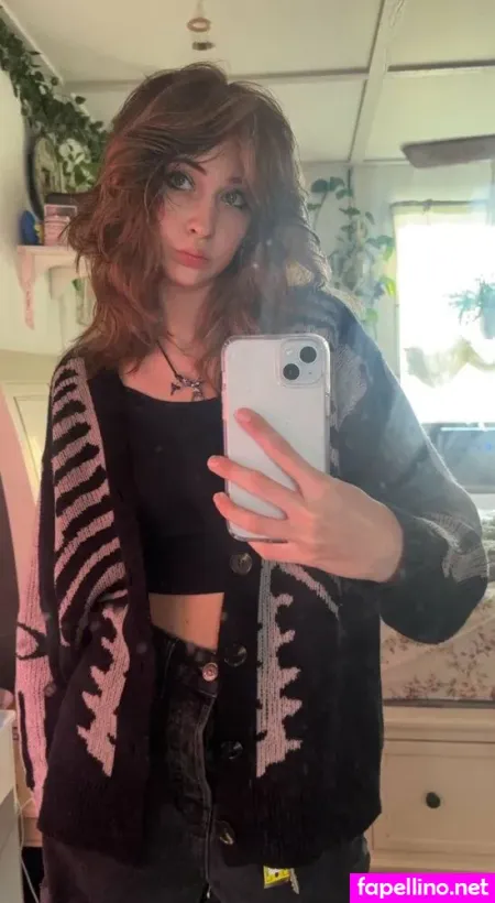 Ghostgirlshit OnlyFans Thumbnail #HL26rv0l30