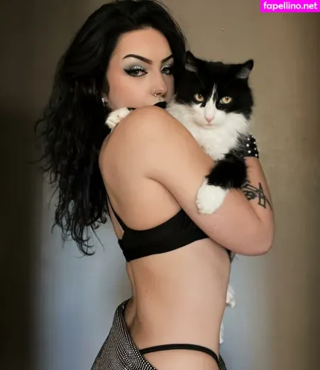 Ghostwifeey OnlyFans Thumbnail #rRAIu8Nqhu