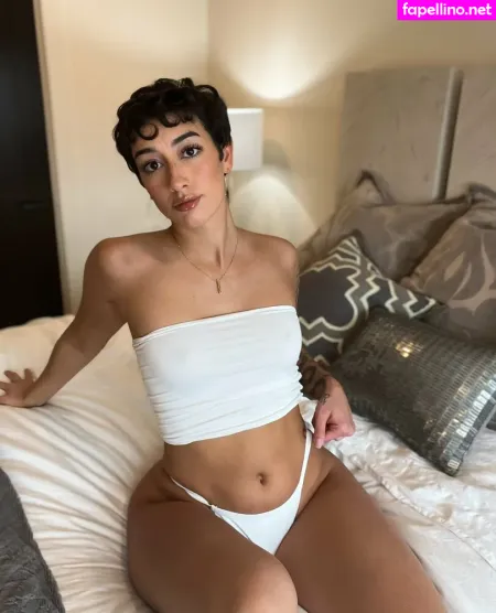 Gianna Evelyn OnlyFans Thumbnail #ZYfqNjHwpX