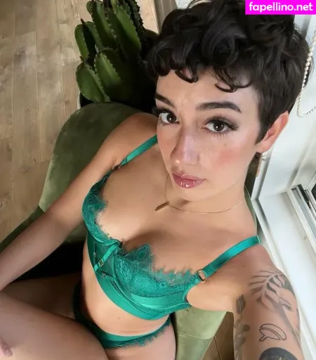 Gianna Evelyn OnlyFans Thumbnail #uUVfsOBFUF