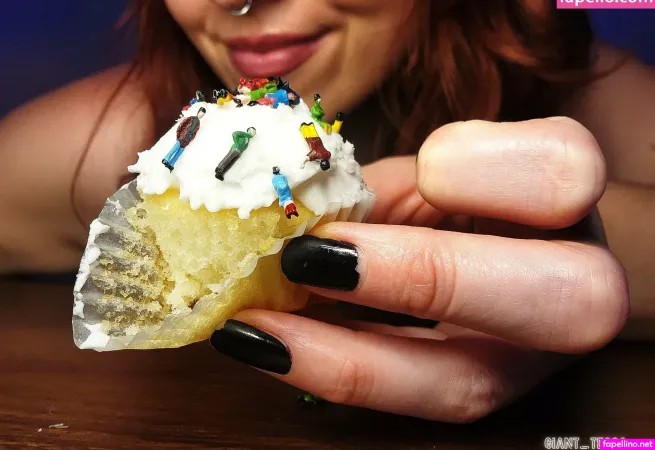 Giant Tessa OnlyFans Thumbnail #kD93K6oLWD