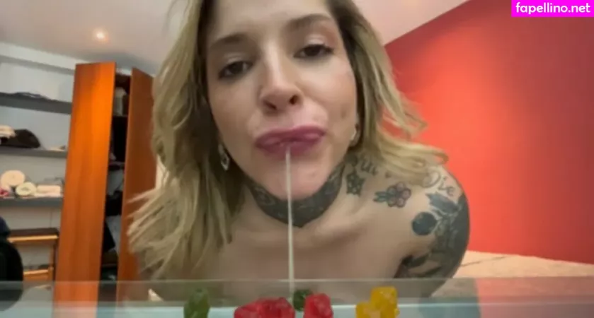 Giantess Ashley OnlyFans Thumbnail #SWd651s7s4