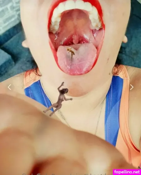Giantess Deborafree OnlyFans Thumbnail #LO1ER8NtHz