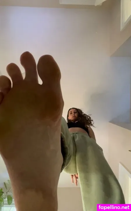 Giantess Kendrik OnlyFans Thumbnail #zjqFOjGpkO