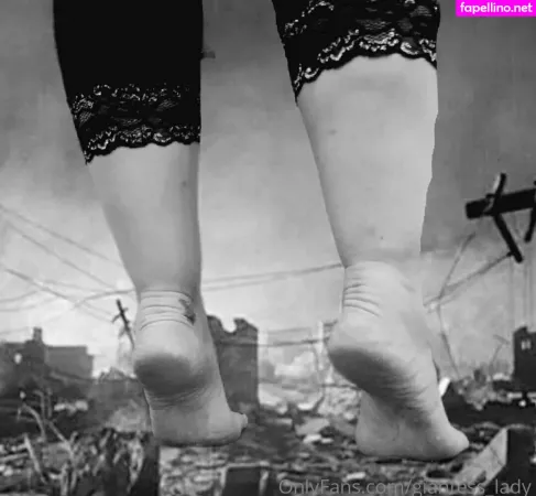 Giantess Lady OnlyFans Thumbnail #25vSZXsejB