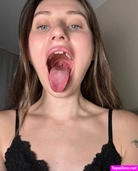 Giantess Nelly OnlyFans Thumbnail #DUGYwxc0vU