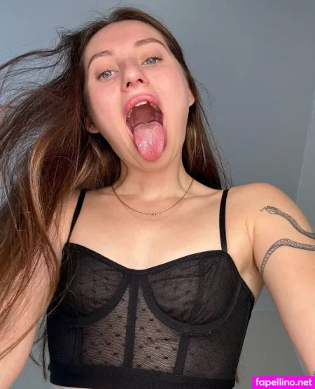 Giantess Nelly OnlyFans Thumbnail #OV7eVgsbxD