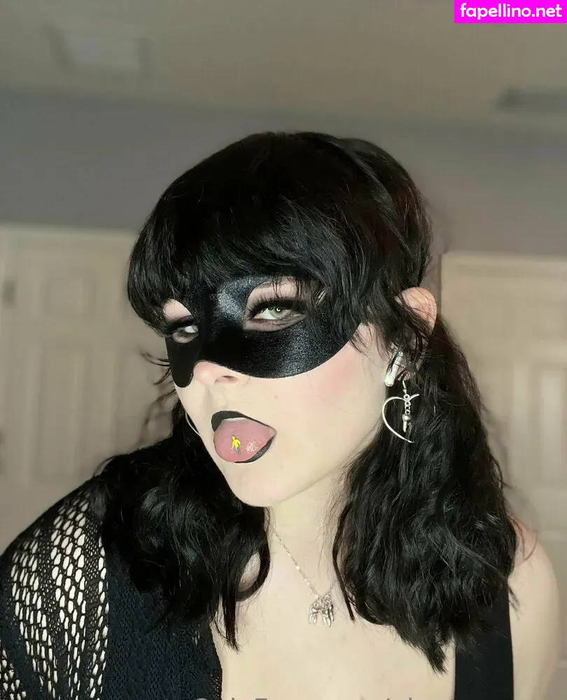 giantessgrey, grimlygrey Nude Leaked OnlyFans Photo #0PEqDKbinL