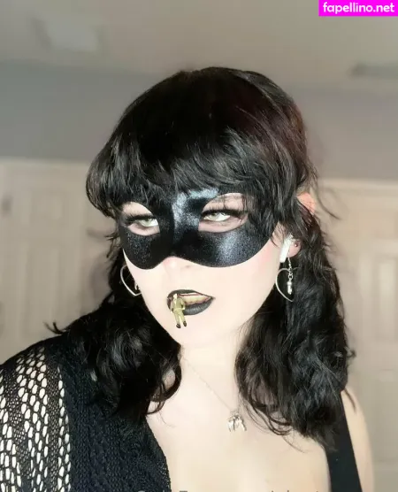 Giantessgrey Main Profile Photo