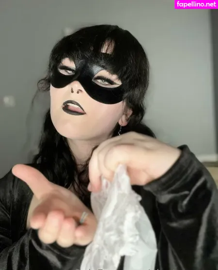 Giantessgrey OnlyFans Thumbnail #XvWeHlWzS8