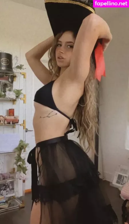 Gillian Aprils OnlyFans Thumbnail #UkvlrEUCu7