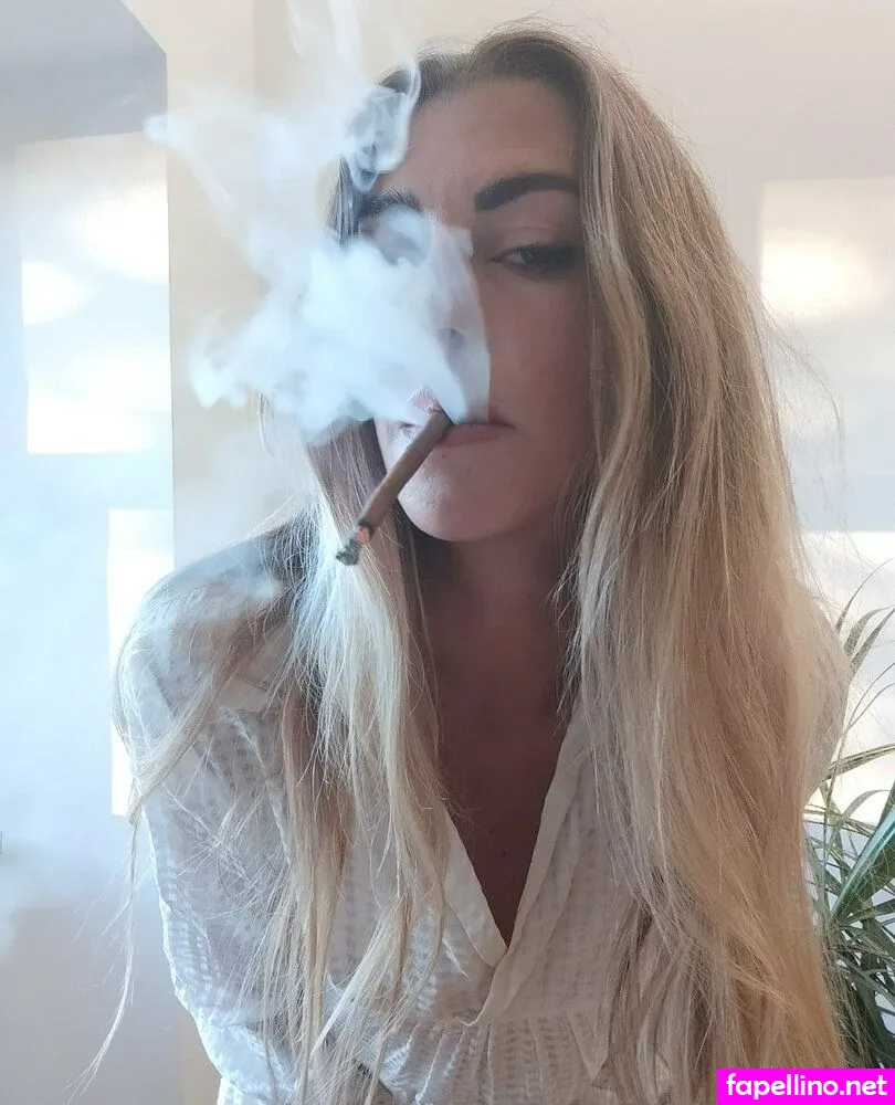 ginasmokingqueen Nude Leaked OnlyFans Photo #R1l44HcCTx