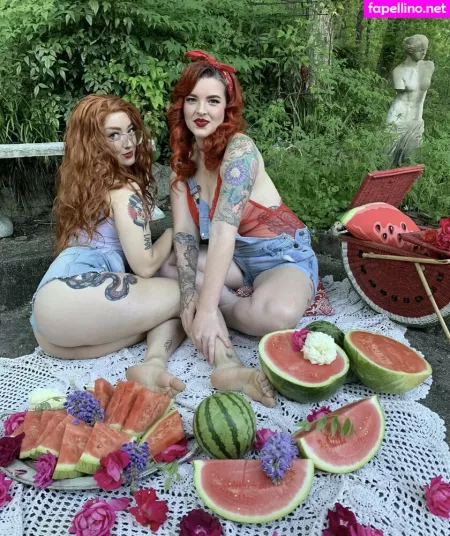 Gingertwinsisters OnlyFans Thumbnail #qAsrWU54a5