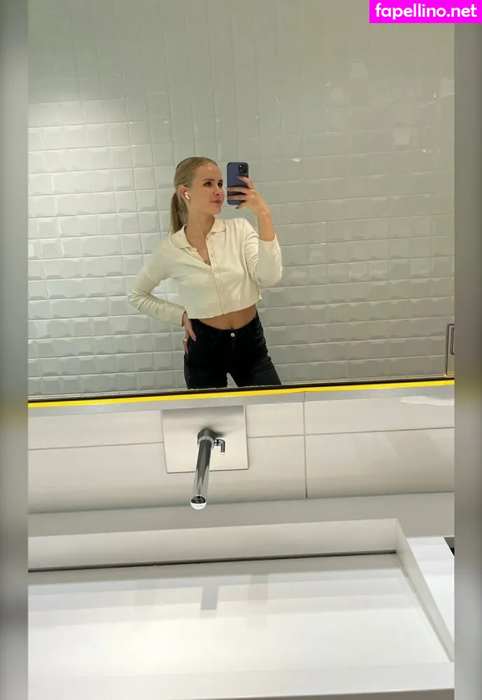 iamgini_, skyress_vip Nude Leaked OnlyFans Photo #7R7mmMCZoU