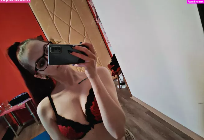 Ginnas 20 OnlyFans Thumbnail #1wUSvepgWM