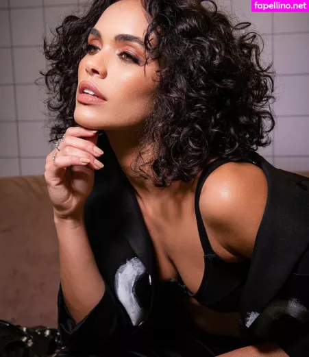 Giovana Cordeiro OnlyFans Thumbnail #LL3Gxjmxo9