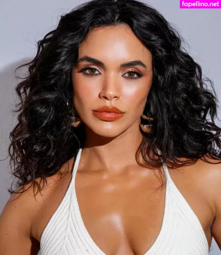 Giovana Cordeiro OnlyFans Thumbnail #aGegHM7xQj