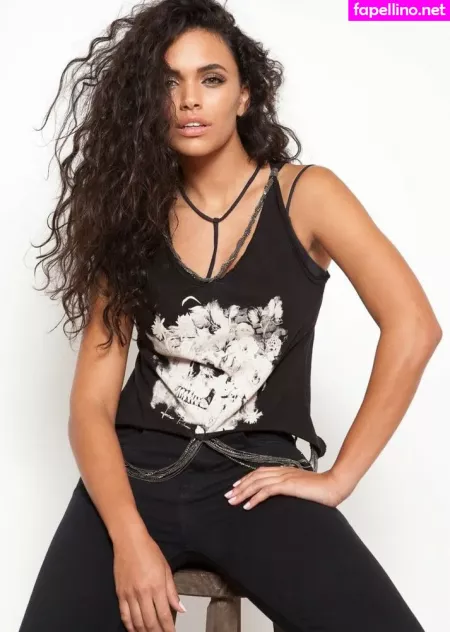 Giovana Cordeiro OnlyFans Thumbnail #jBlCAUUoqY