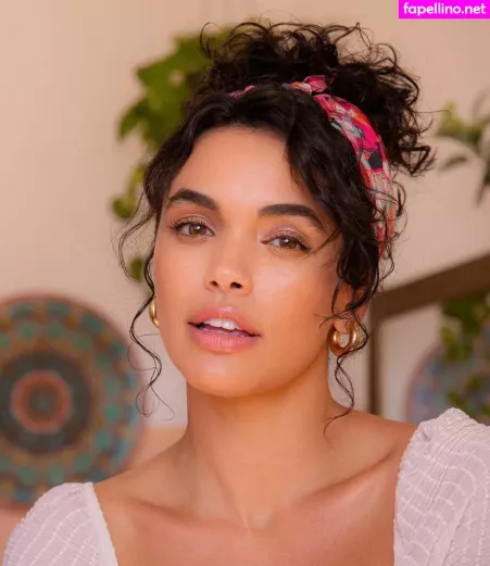 Giovana Cordeiro OnlyFans Thumbnail #lTvKX1oULO
