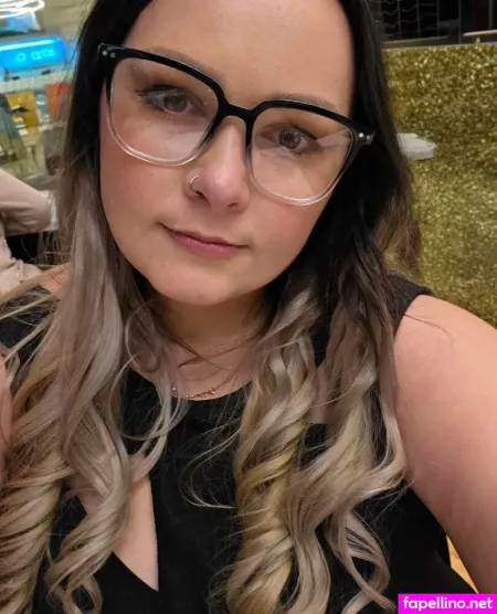 Girl In Red Aussie OnlyFans Thumbnail #NIf5j3heYg