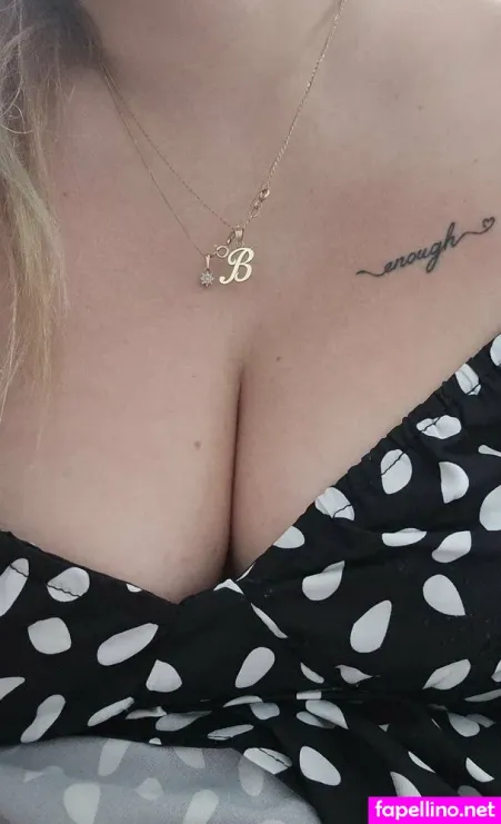 Girl In Red Aussie OnlyFans Thumbnail #YcNXd7152u