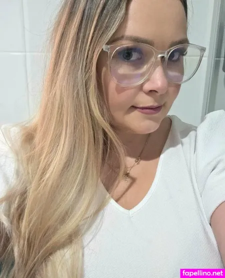 Girl In Red Aussie OnlyFans Thumbnail #dG7OcxMm5k