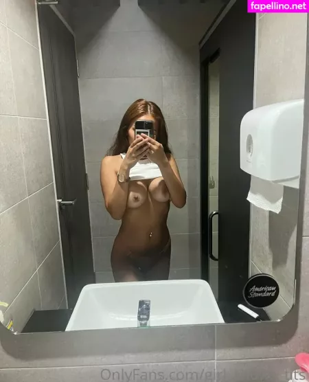 Girl Shows Tits OnlyFans Thumbnail #aUREvbvMsf