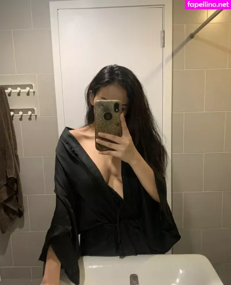 Girl Shows Tits OnlyFans Thumbnail #icd10cGMES