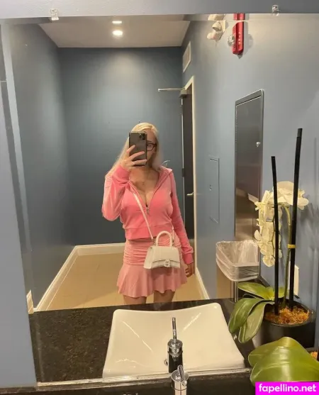 Girlfriend Stella OnlyFans Thumbnail #4d9O6wzGfJ