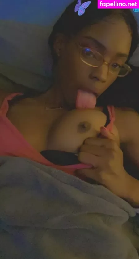 Girlgamerchas OnlyFans Thumbnail #GLRA1OQSFw